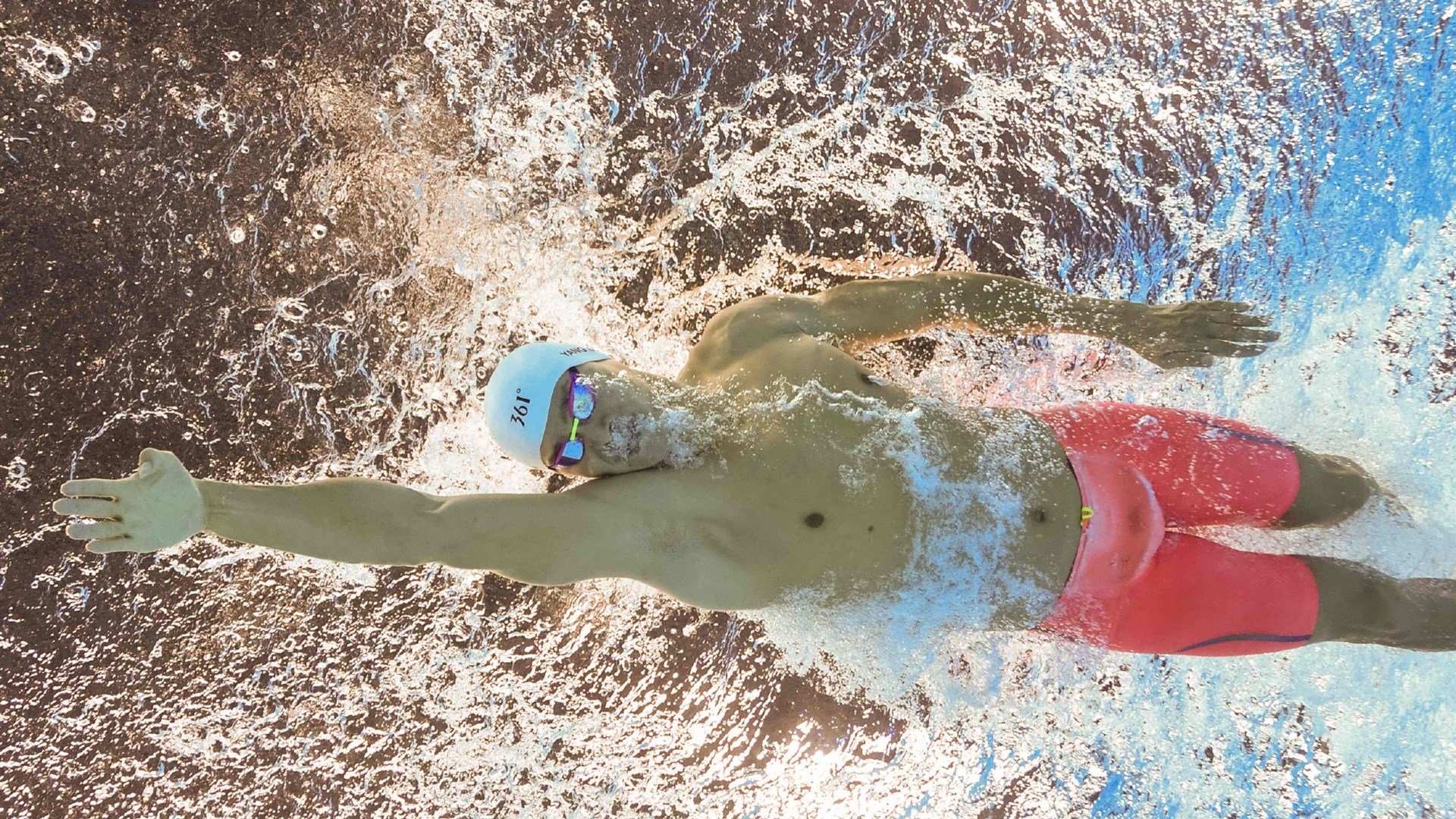 图穆亚的精准突破与反击创造出更多得分机会，助袋鼠队夺冠，穆拉德忠·图伊奇耶夫