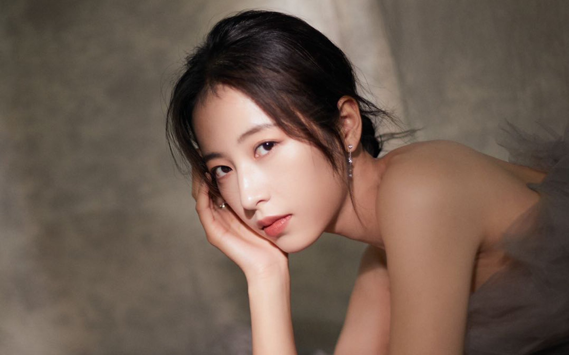 爱游戏中国官方网站平台-_飞盘瑜伽融合：身心合一的新运动形式_，飞盘运动项目介绍